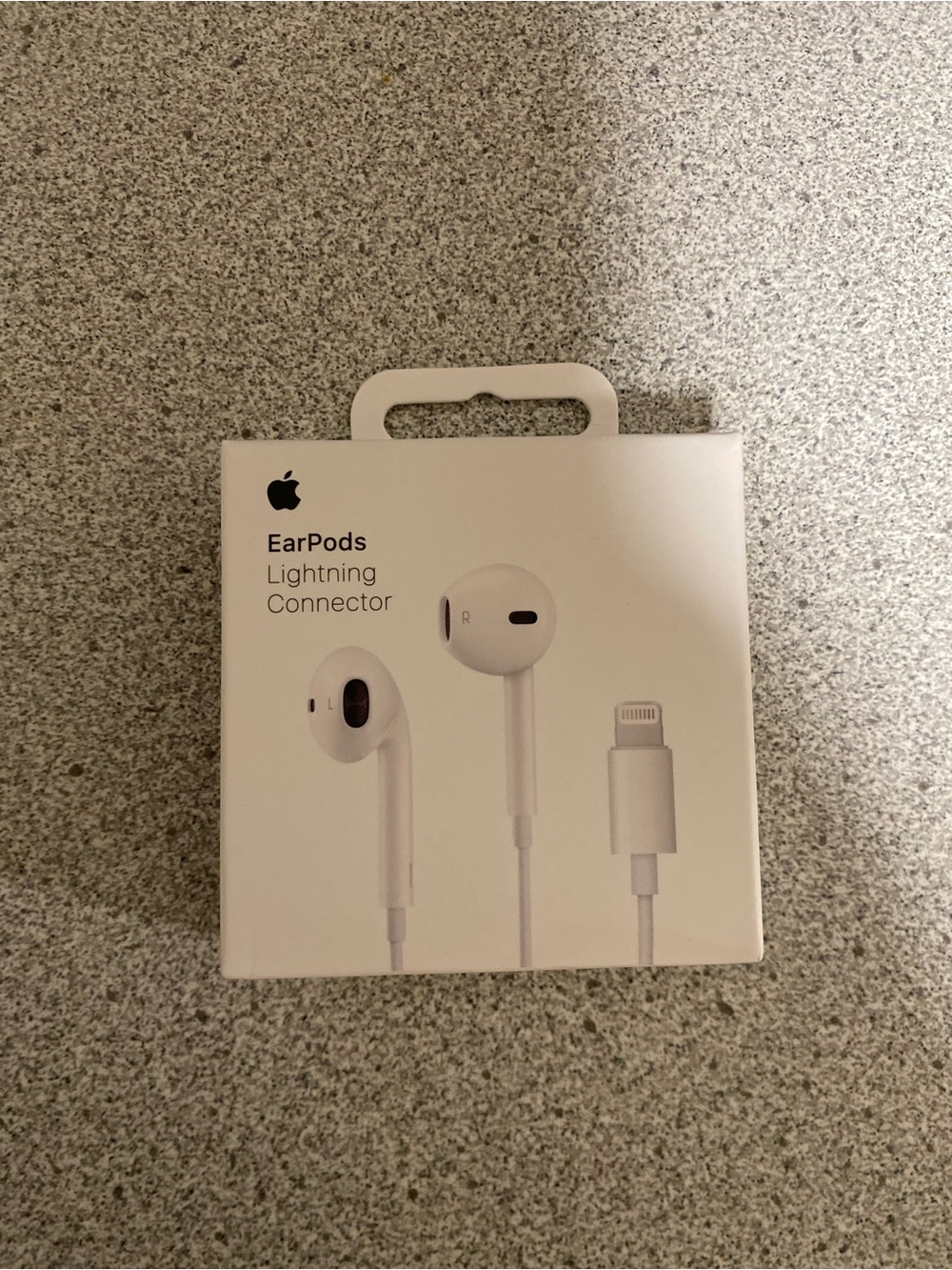 Apple EarPods Lightning Connector - White Earbuds
